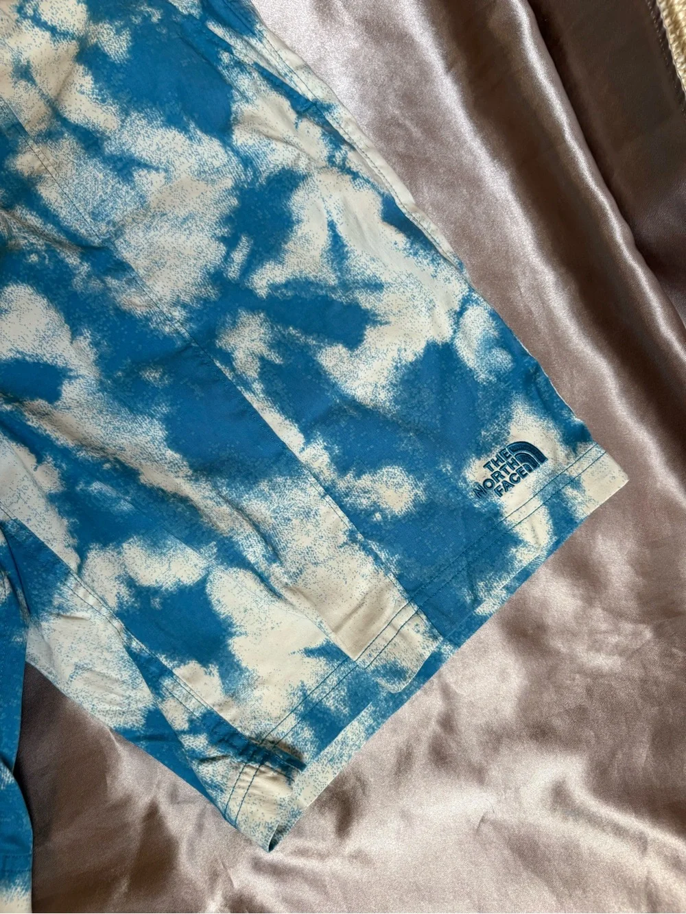The North Face Shorts Size Small